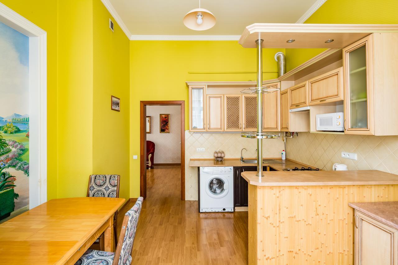 2 Virmens'Ka Apartment Lviv Exterior foto