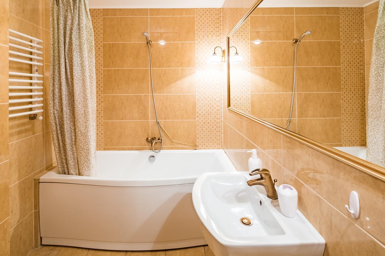 2 Virmens'Ka Apartment Lviv Exterior foto